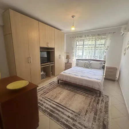 Διαμέρισμα Crystal Comfort Stylish Spotless Τίρανα