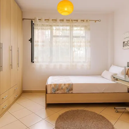 아파트 Crystal Comfort Stylish Spotless 티라나