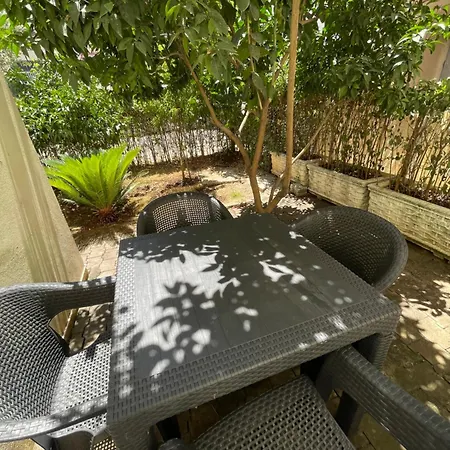 Crystal Comfort Stylish Spotless 티라나