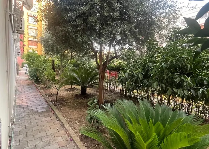 Crystal Comfort Stylish Spotless 아파트 티라나