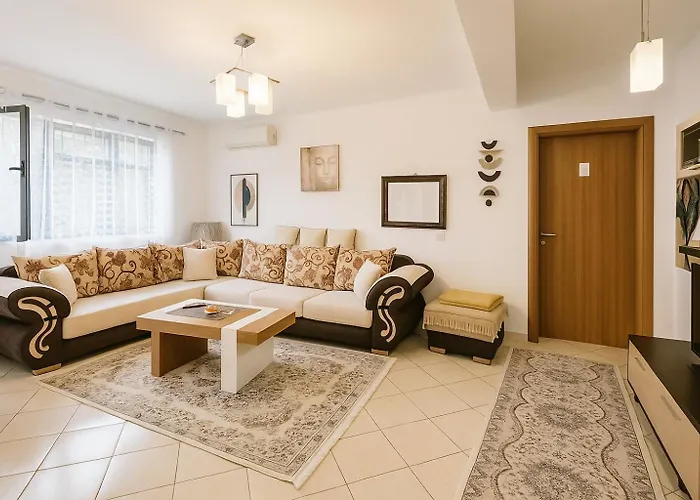 Crystal Comfort Stylish Spotless * Tirana