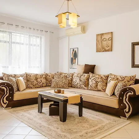 Crystal Comfort Stylish Spotless 아파트 티라나